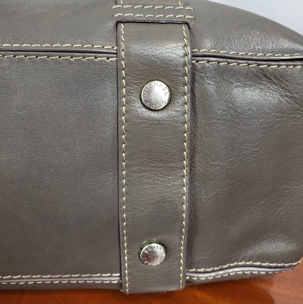 Michael Kors Olive Green Leather Shoulder Bag - Picture 6 of 14